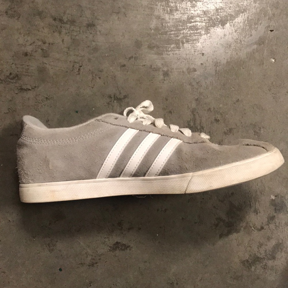 Adidas suede sneakers- 7.5 - Picture 2 of 5